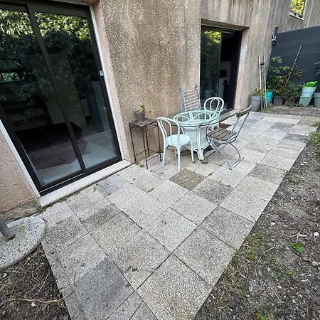 Agreable A Sur A 300 Metres Des Commerces Et De La 公寓 *